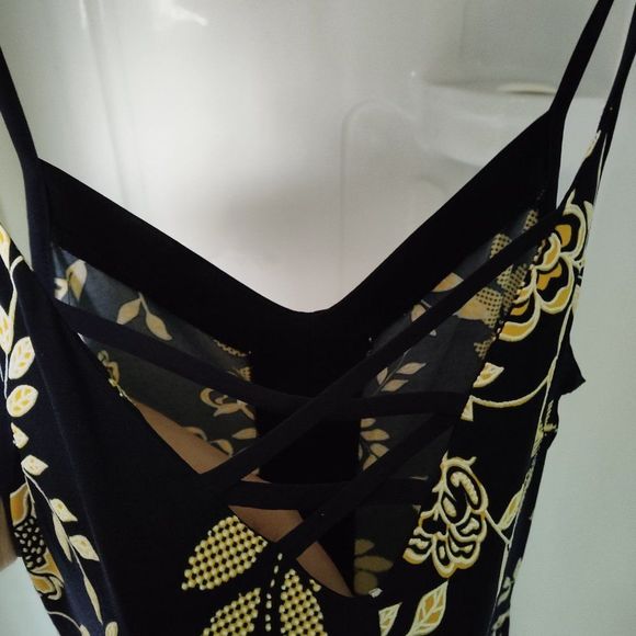 Laura dress, size 4, floral multi color - Picture 3 of 6